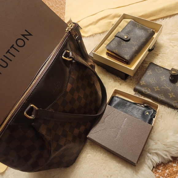 6 Louis Vuitton collection - Picture 2 of 3